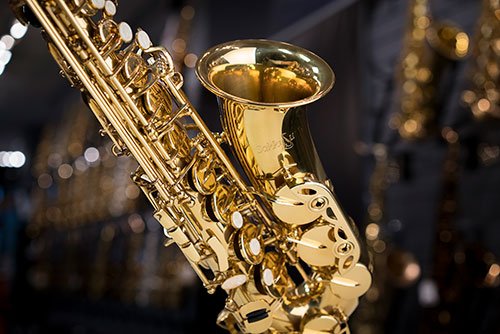 Choosing your First Saxophone - SAX
